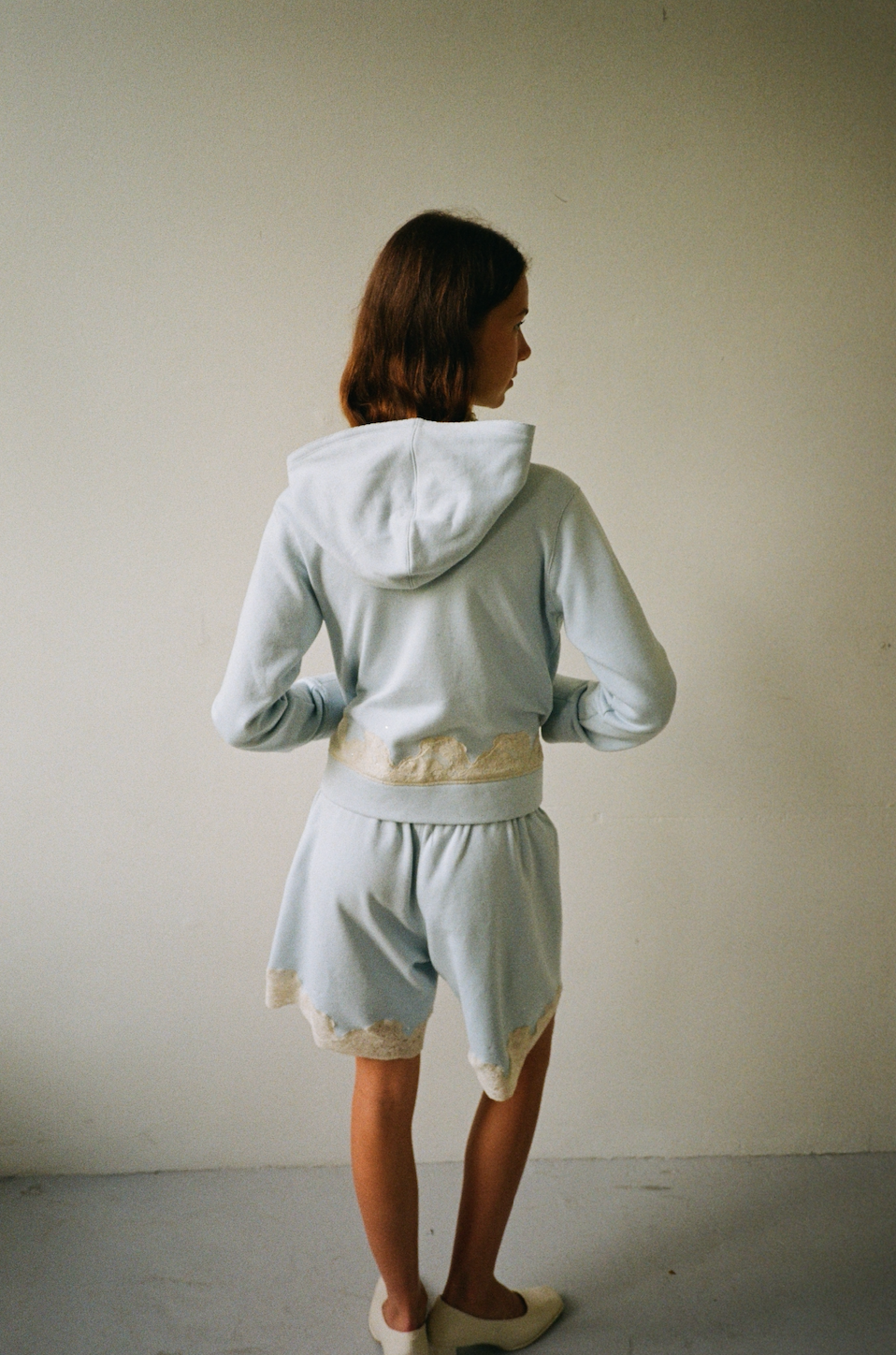 Lace bermuda sweat shorts in cotton, blue