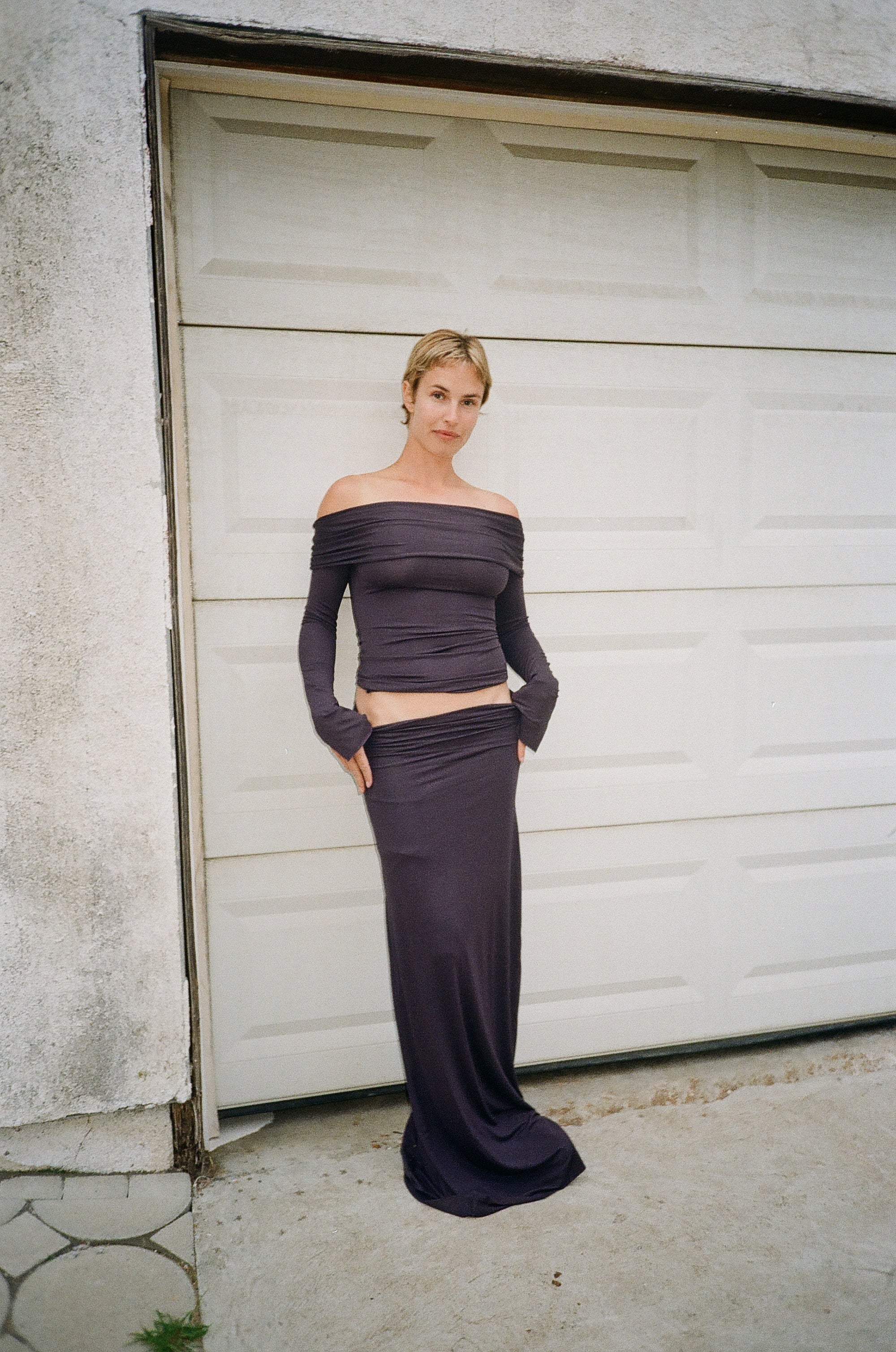 Long sleeved off-shoulder top in viscose, navy