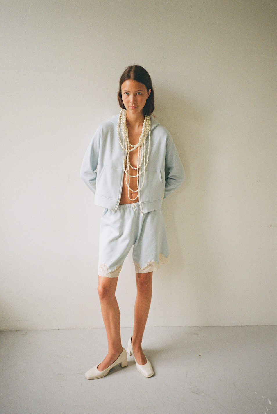 Lace bermuda sweat shorts in cotton, blue