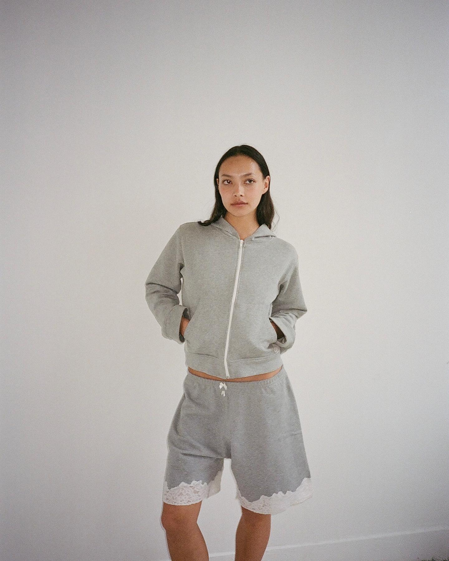 LACE BERMUDA SWEAT SHORTS IN COTTON, light grey melange